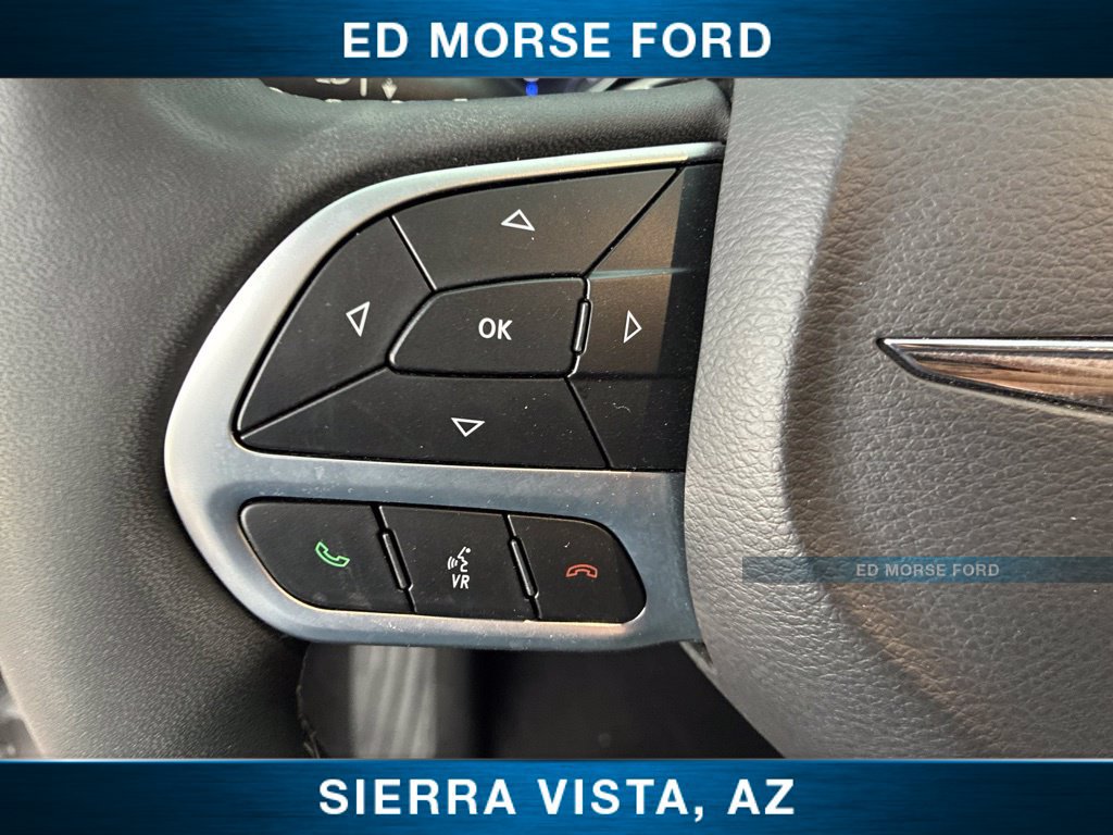 Used 2024 Chrysler Pacifica Touring-L FWD image 27