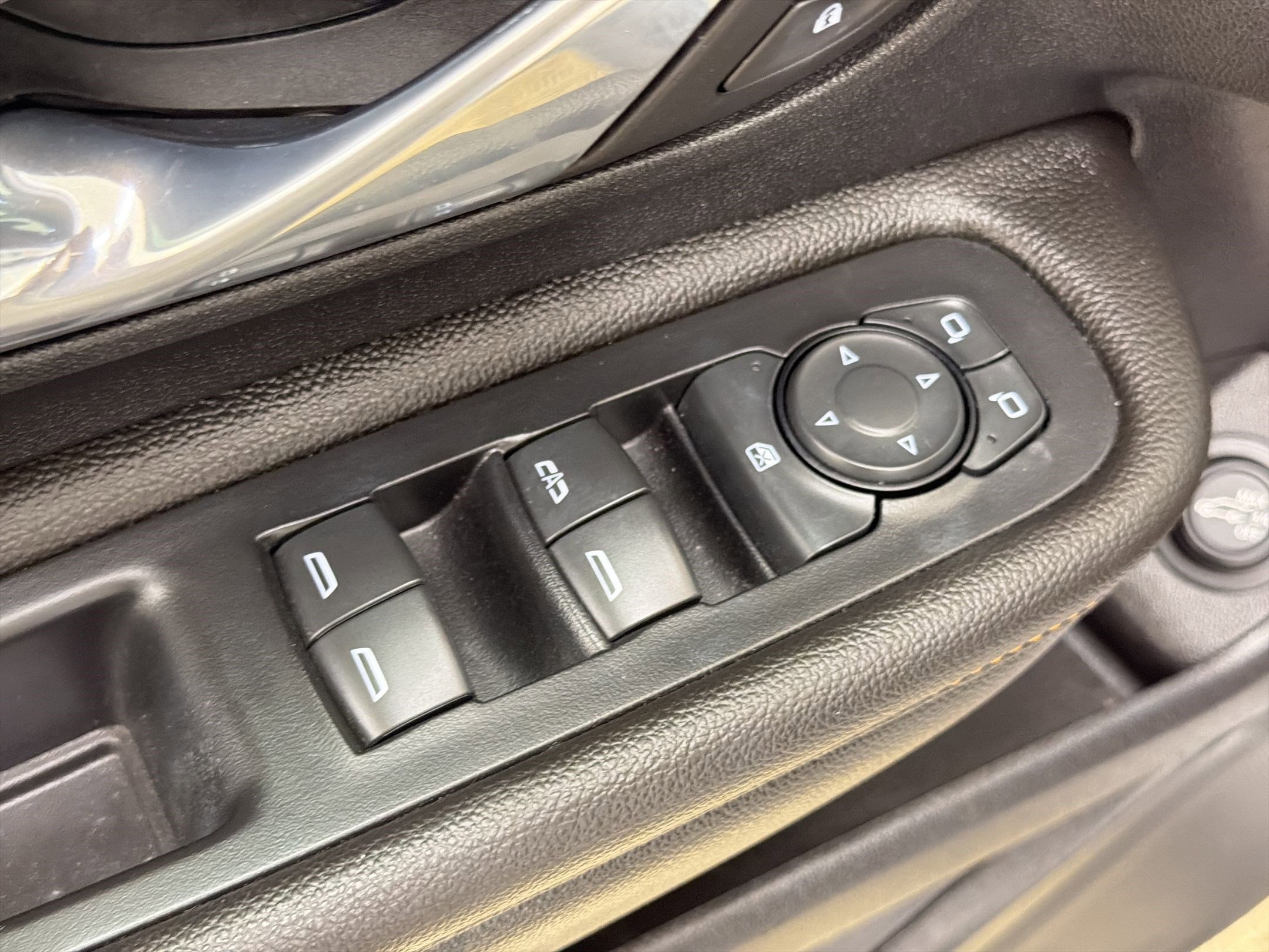 Used 2021 GMC Terrain SLE w/ Driver Convenience Package FWD image 12