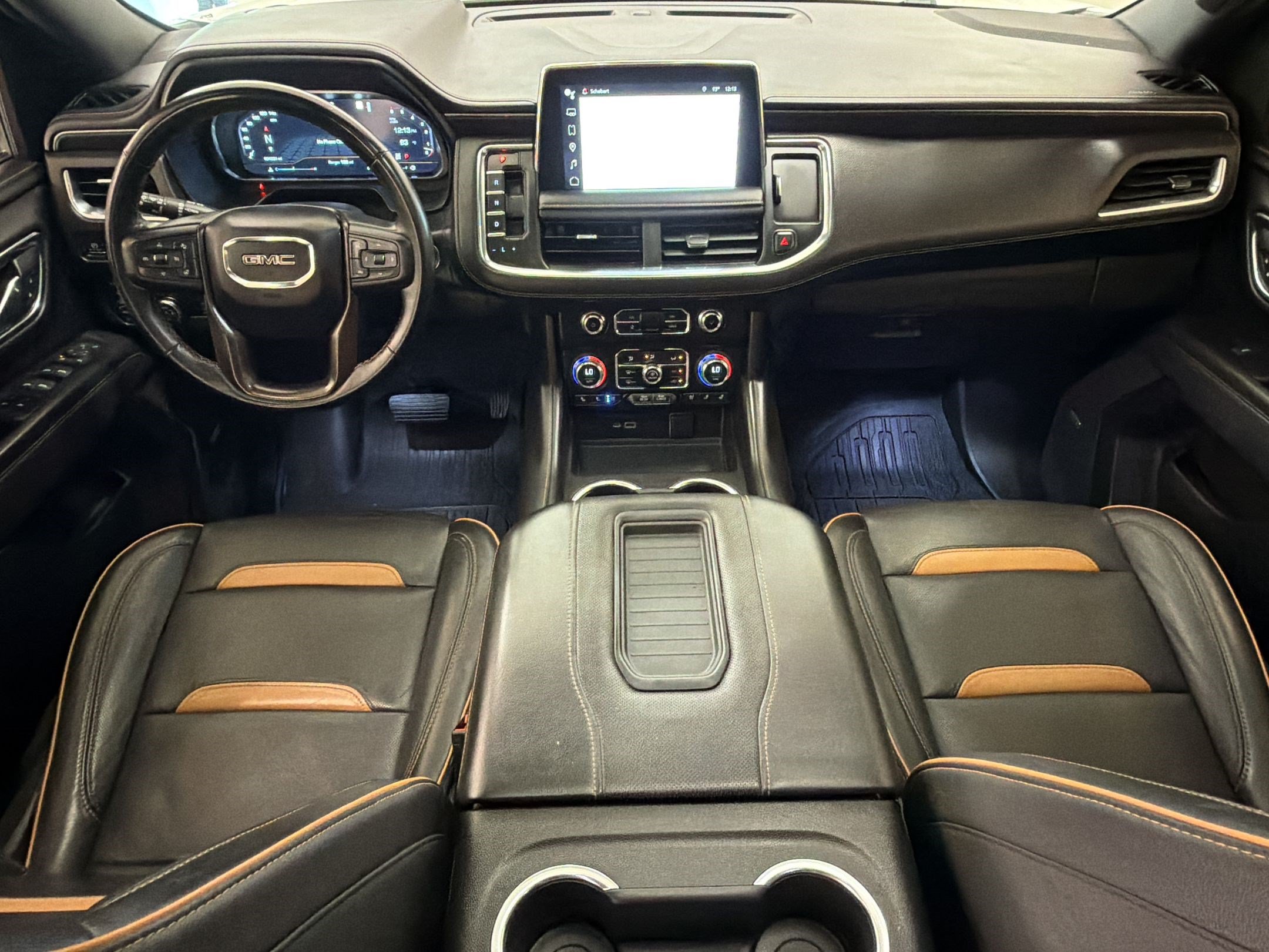 Used 2023 GMC Yukon XL AT4 AWD/4WD image 16