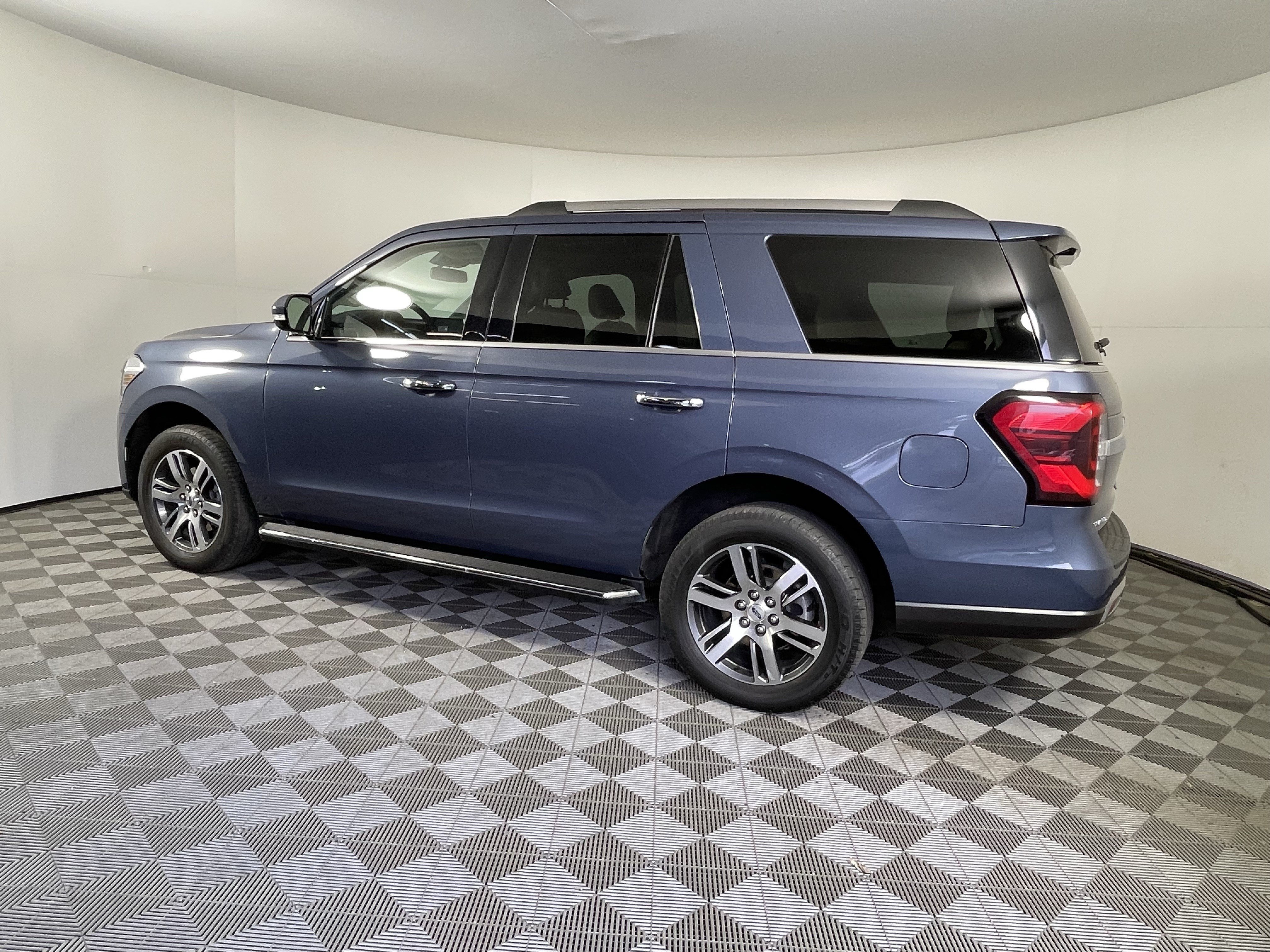 Certified 2023 Ford Expedition Limited AWD/4WD image 2