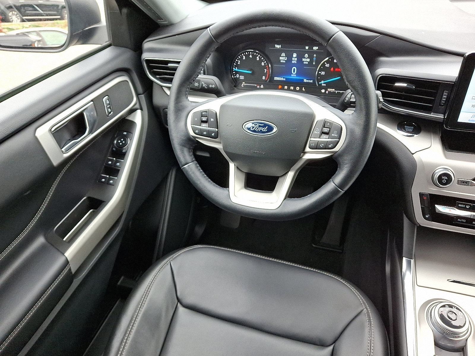 Certified 2022 Ford Explorer XLT w/ Equipment Group 202A image 14