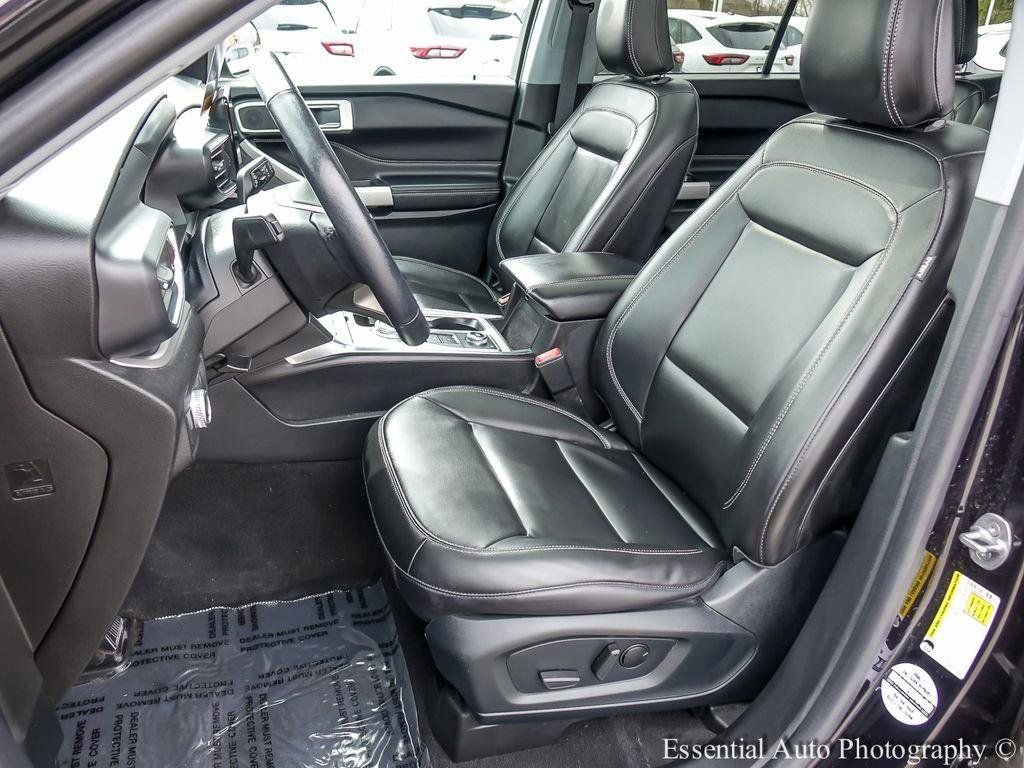 Certified 2022 Ford Explorer XLT w/ Equipment Group 202A image 9