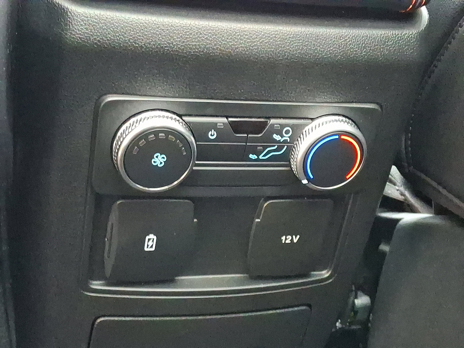 Certified 2022 Ford Explorer ST-Line w/ Class IV Trailer Tow Package image 13