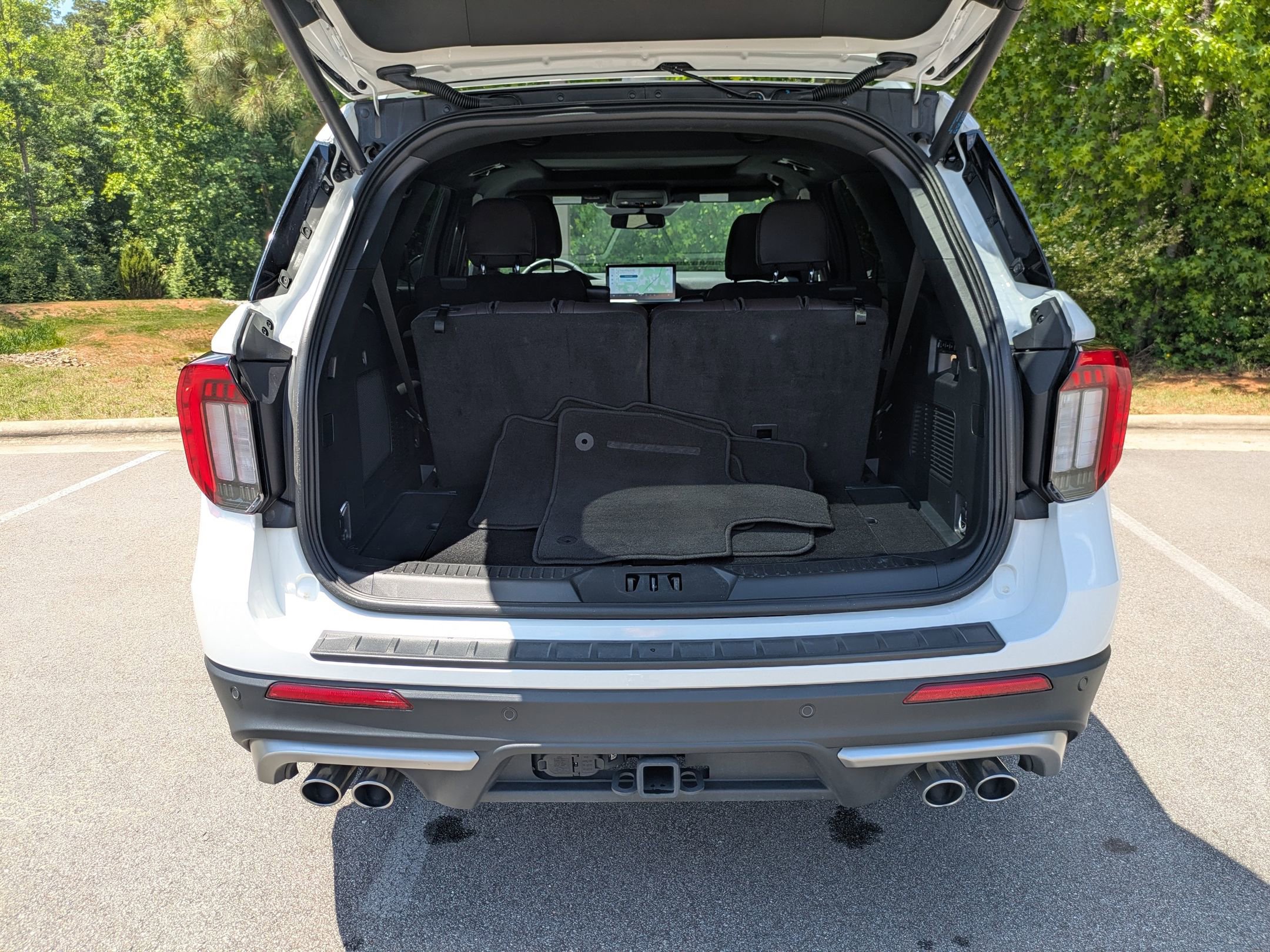 Certified 2025 Ford Explorer Platinum w/ Ultimate Package AWD/4WD image 33