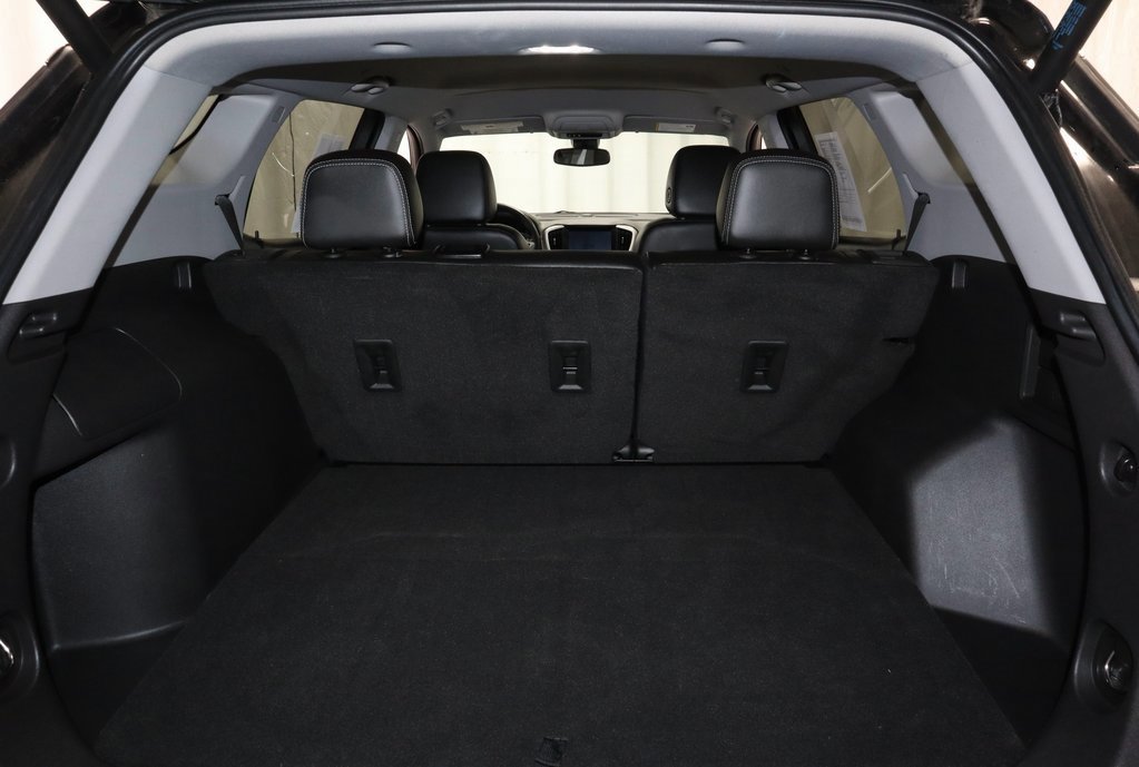 Used 2022 GMC Terrain SLT w/ LPO, Floor Liner Package image 16