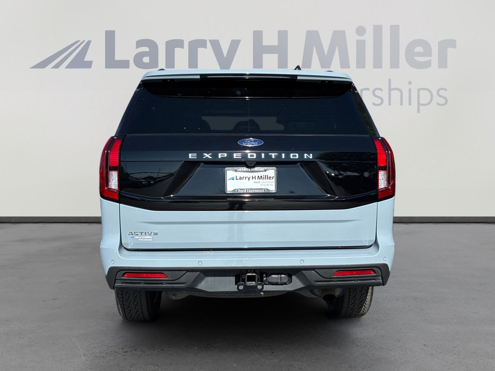 Certified 2025 Ford Expedition Active AWD/4WD image 4