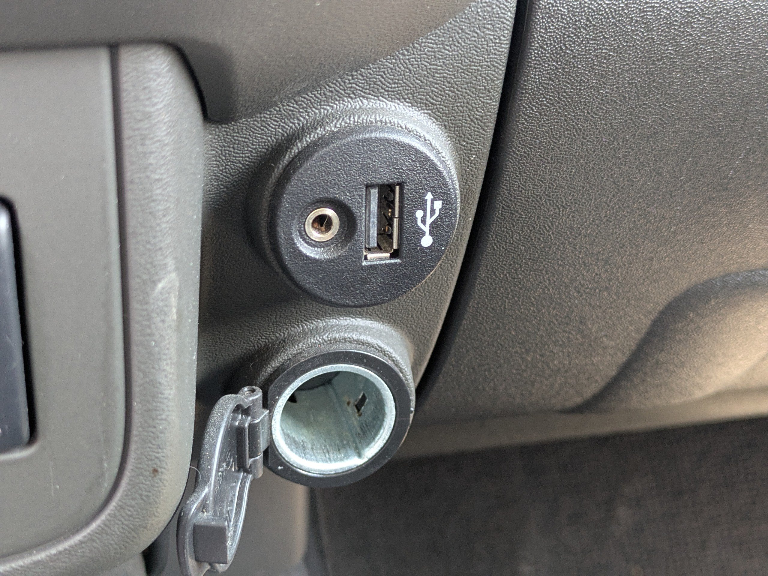 Used 2020 Nissan Frontier SV RWD image 26