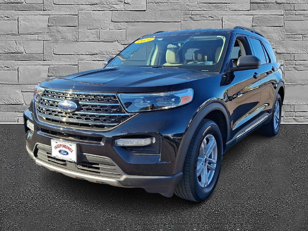 Certified 2021 Ford Explorer XLT w/ Equipment Group 202A AWD/4WD image 4