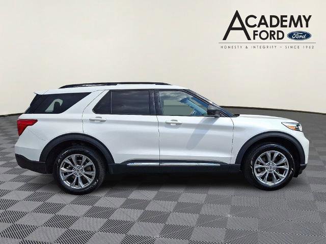 Certified 2022 Ford Explorer XLT w/ Equipment Group 202A AWD/4WD image 5
