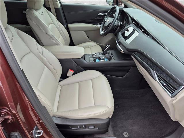 Used 2023 Cadillac XT4 Premium Luxury w/ Cold Weather Package AWD/4WD image 23