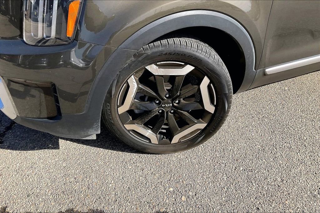 Used 2025 Kia Telluride S image 4