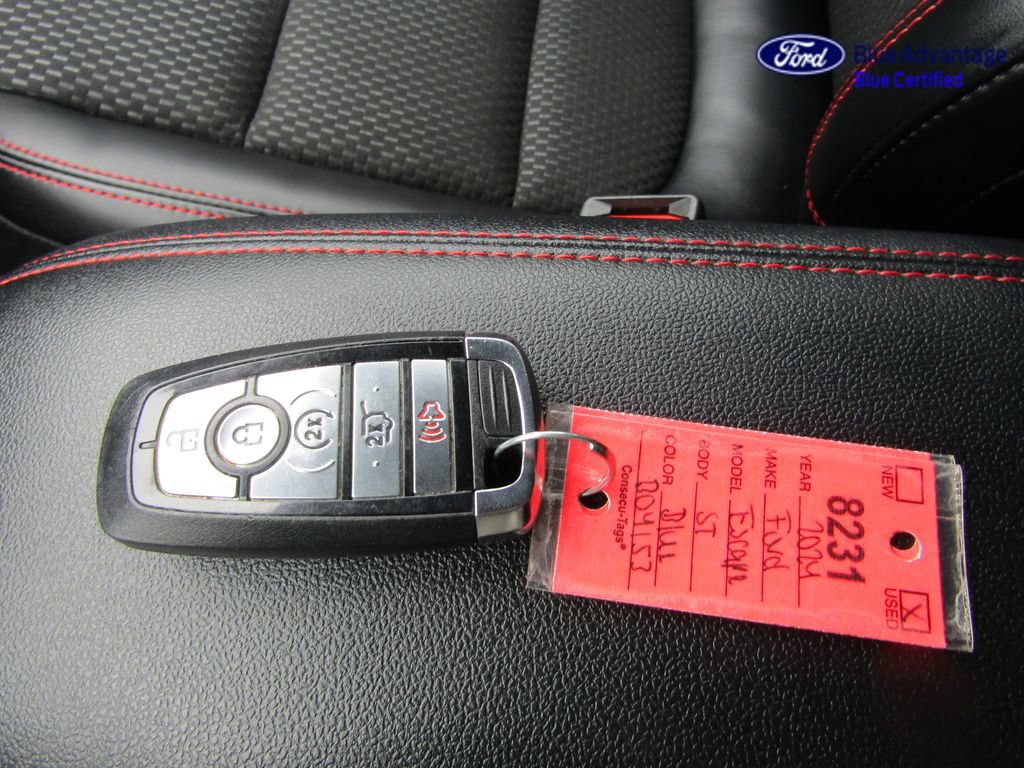 Certified 2024 Ford Escape ST-Line w/ Tech Pack #1 AWD/4WD image 38