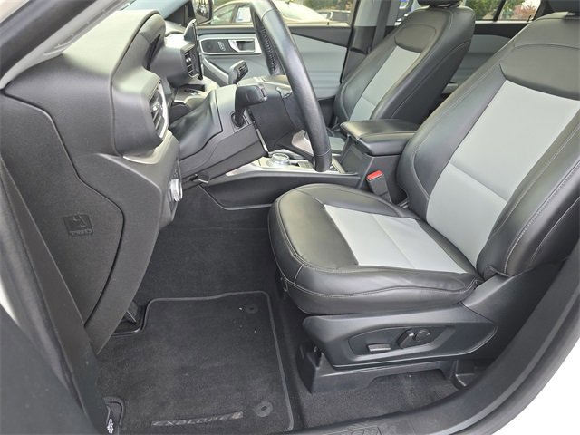 Certified 2022 Ford Explorer XLT w/ Equipment Group 202A image 29