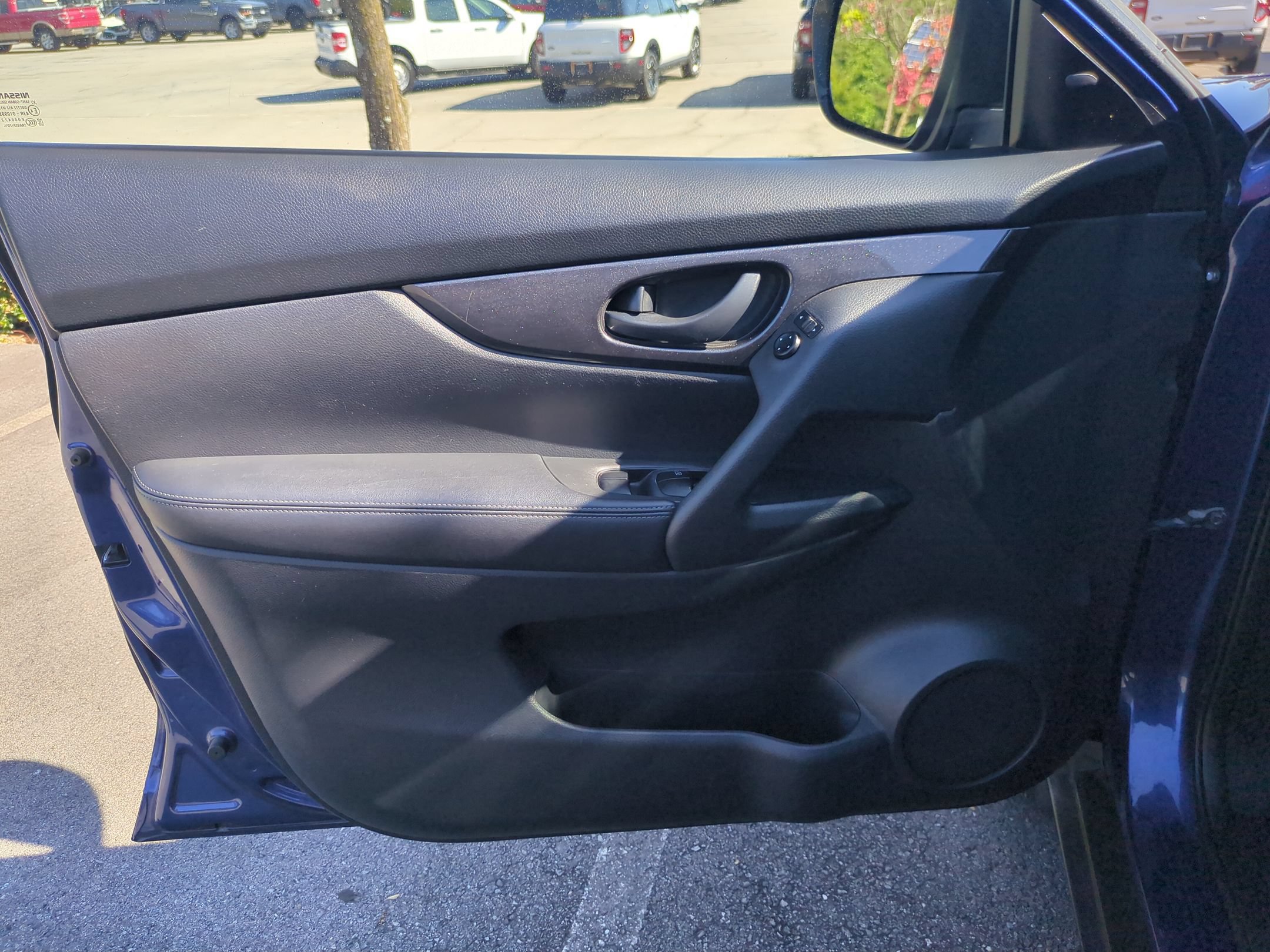 Used 2019 Nissan Rogue S AWD/4WD image 11