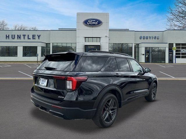 Certified 2025 Ford Explorer ST-Line w/ Premium Package AWD/4WD image 4