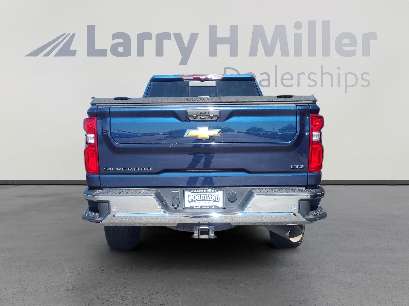 Used 2022 Chevrolet Silverado 2500 LTZ w/ LTZ Plus Package AWD/4WD image 4