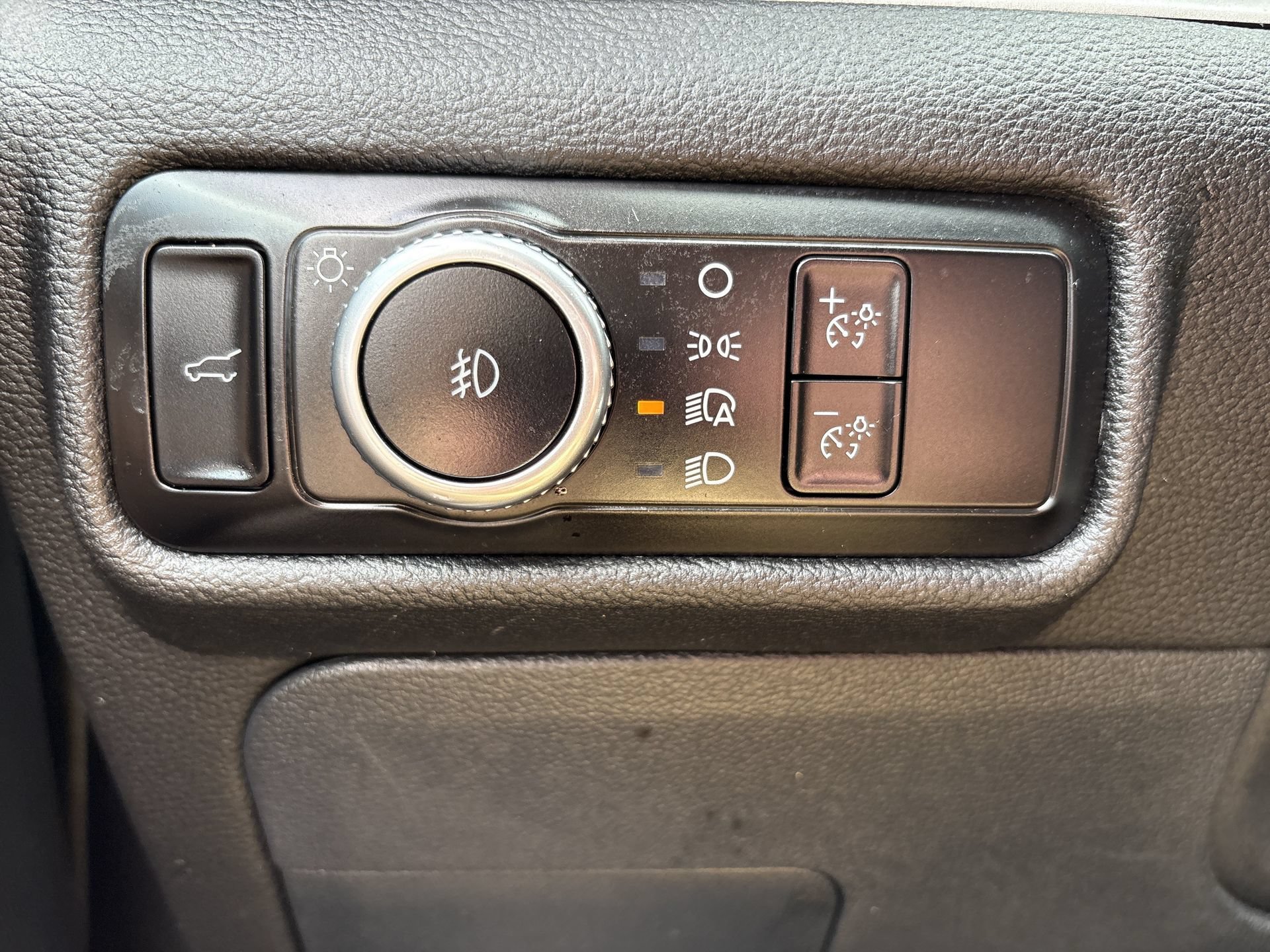 Certified 2023 Ford Explorer XLT w/ Equipment Group 202A AWD/4WD image 17
