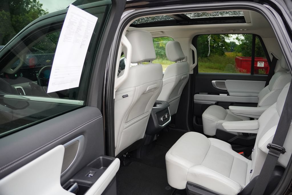 Certified 2025 Ford Expedition Platinum AWD/4WD image 15