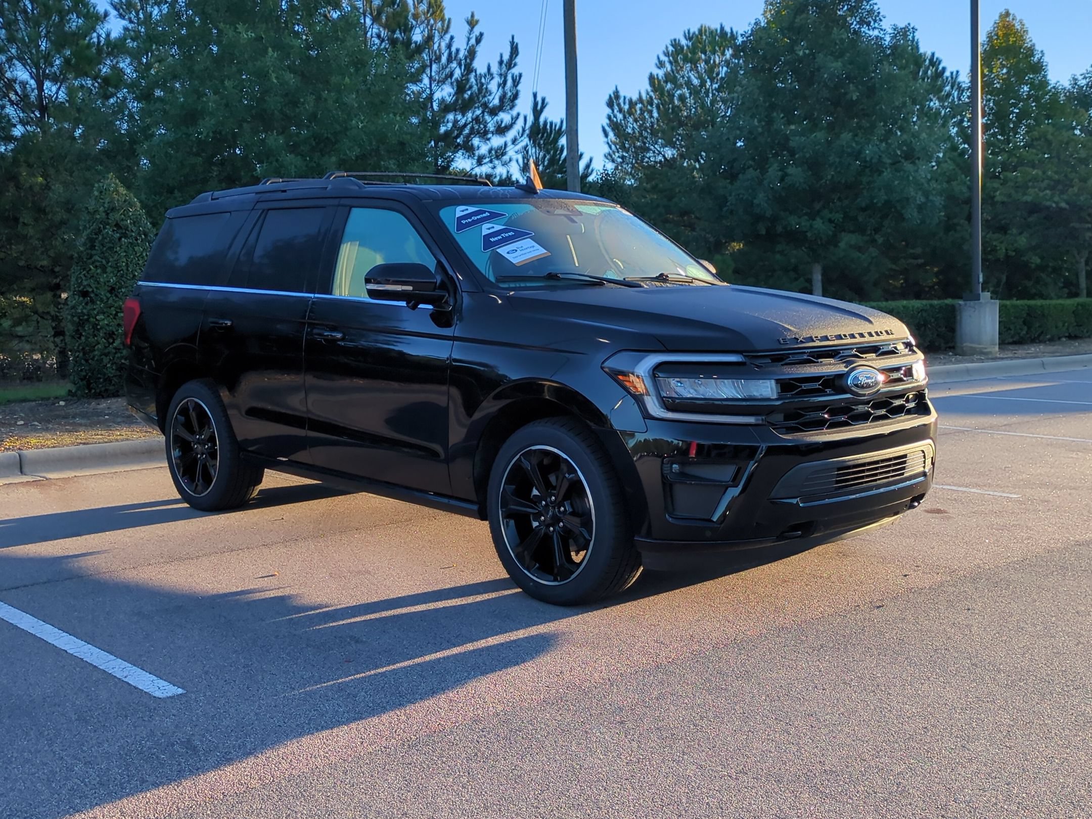 Certified 2023 Ford Expedition Limited AWD/4WD image 2