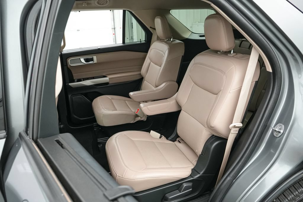 Certified 2024 Ford Explorer Limited w/ Equipment Group 301A AWD/4WD image 19