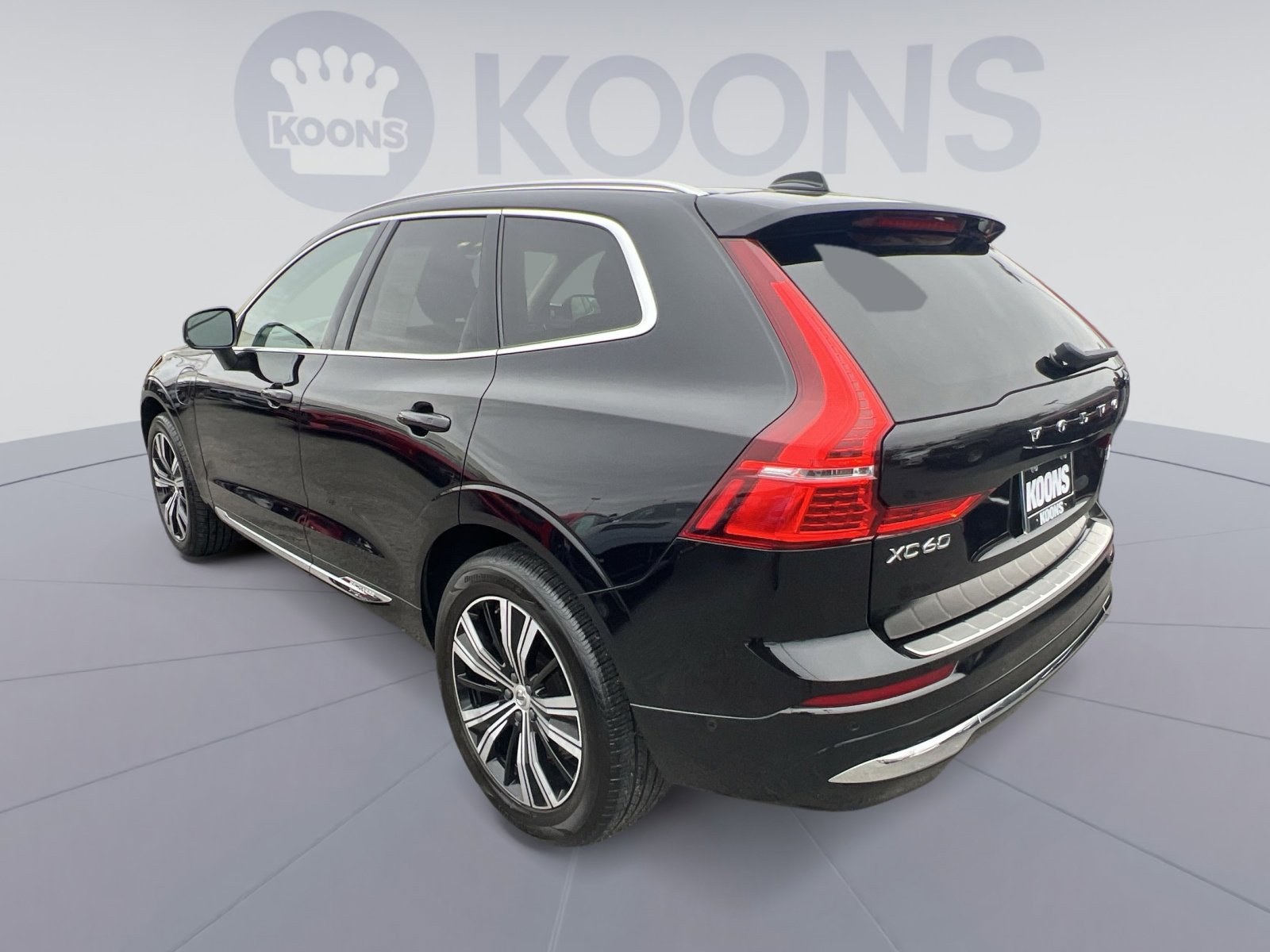 Used 2023 Volvo XC60 T8 Plus w/ Protection Package Premier image 4