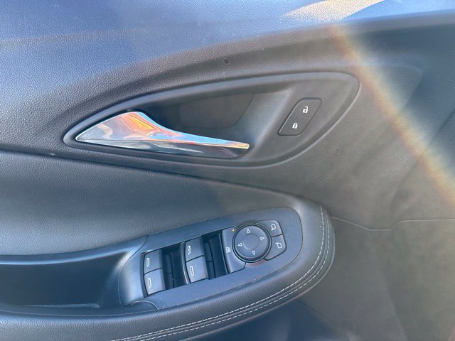 Used 2023 Buick Encore GX Select w/ Sport Touring Package FWD image 9
