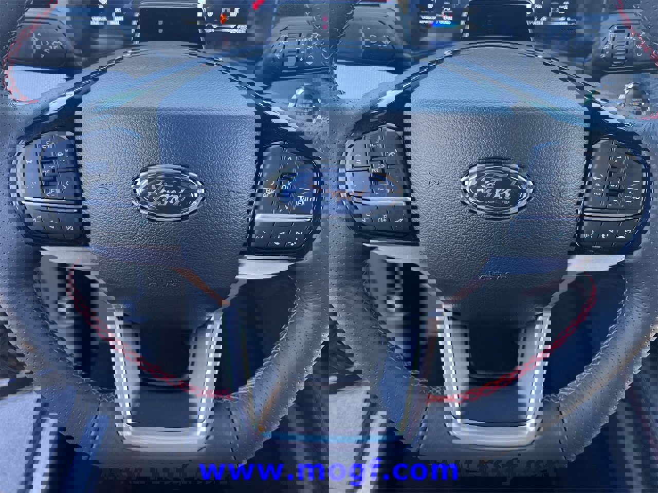 Certified 2025 Ford Explorer ST-Line w/ Premium Package image 15