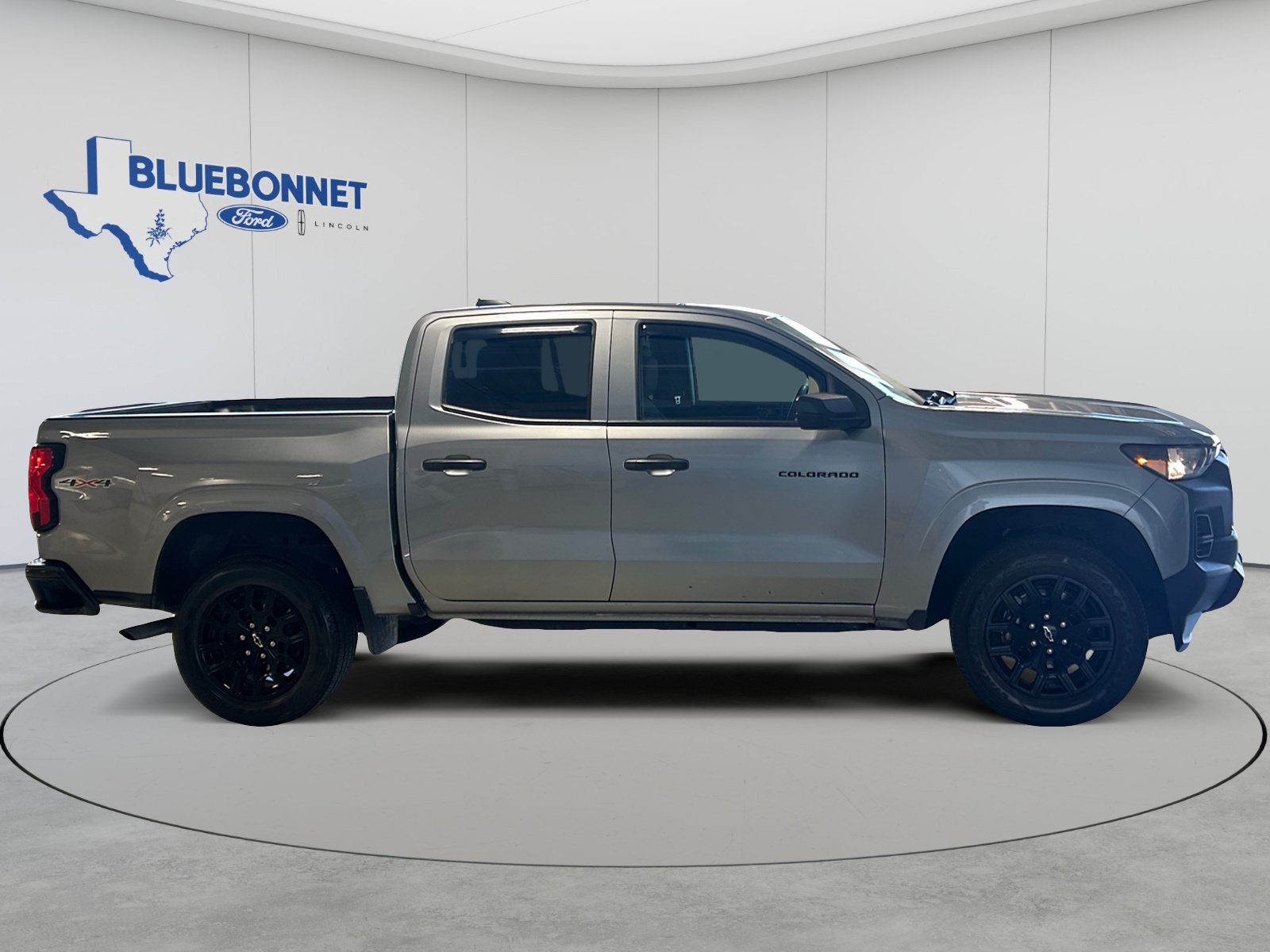 Used 2025 Chevrolet Colorado W/T w/ WT Custom Package AWD/4WD image 4