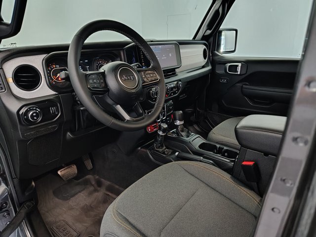 Used 2025 Jeep Gladiator Sport AWD/4WD image 38