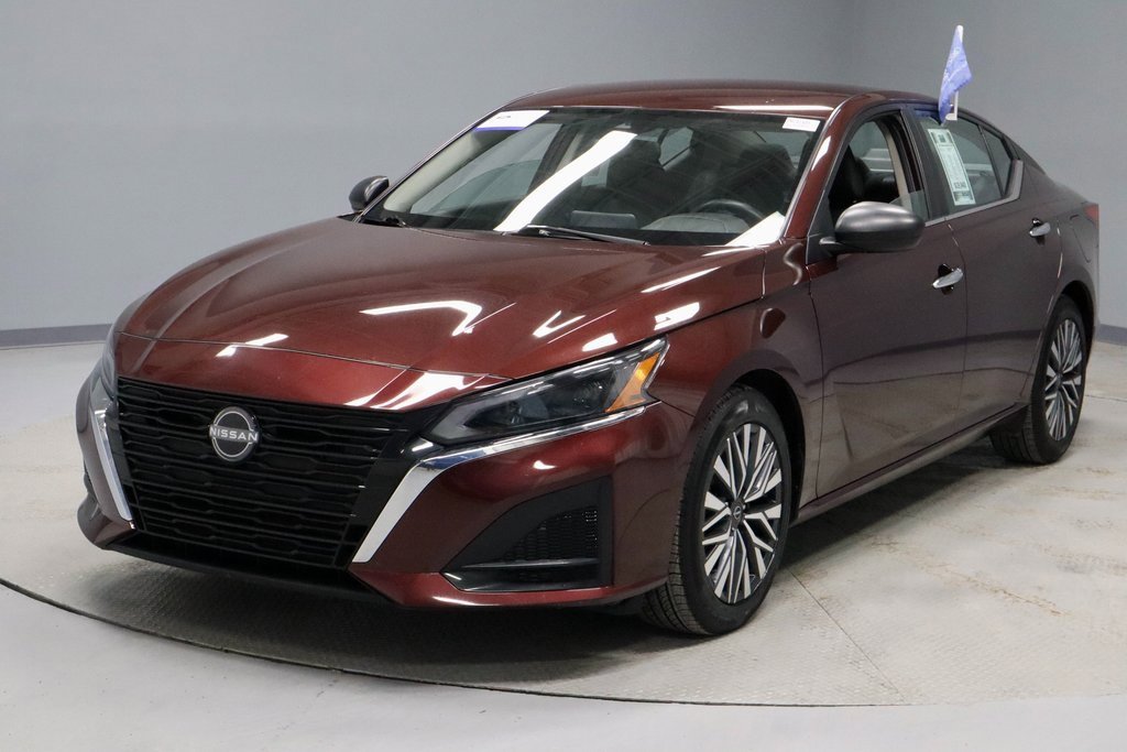 Used 2024 Nissan Altima 2.5 SV image 6