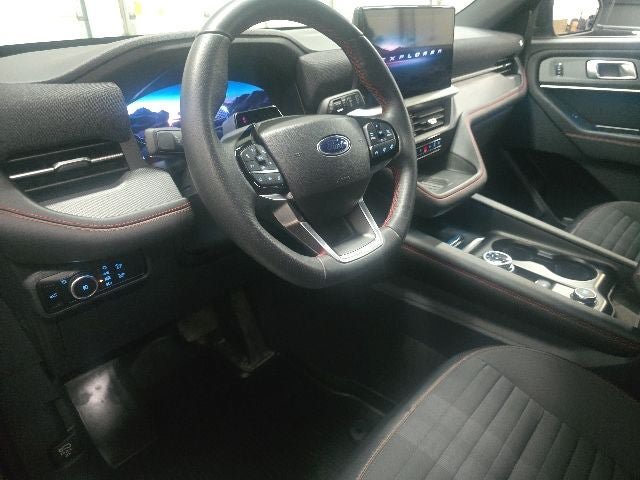 Certified 2025 Ford Explorer ST-Line w/ Premium Package AWD/4WD image 17