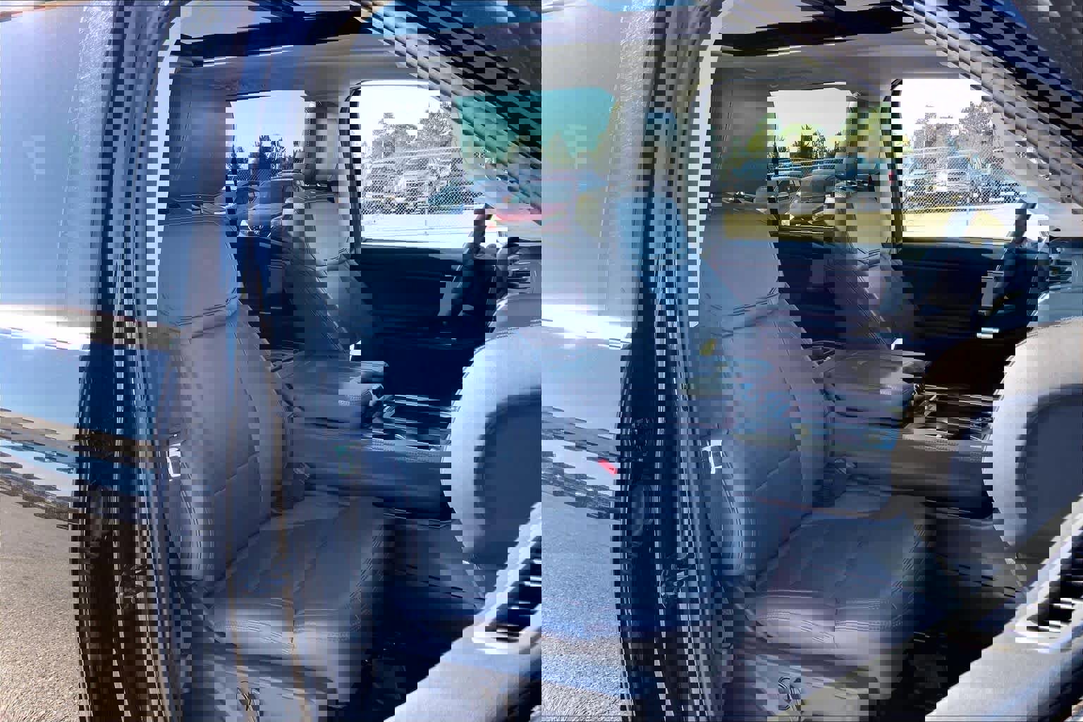 Certified 2025 Ford Expedition Active image 12