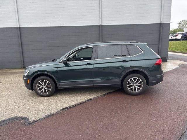 Used 2019 Volkswagen Tiguan SE w/ Panoramic Sunroof Package AWD/4WD image 2
