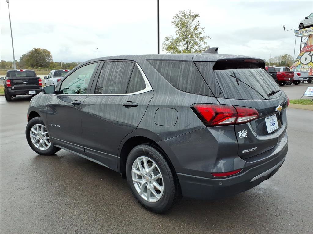 Used 2023 Chevrolet Equinox LT w/ Driver Convenience Package image 3