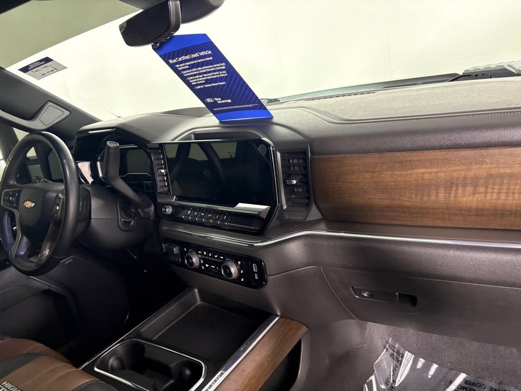 Used 2024 Chevrolet Silverado 2500 High Country w/ High Country Premium Package AWD/4WD image 39
