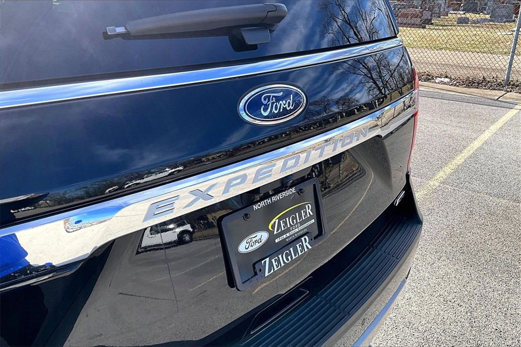 Certified 2020 Ford Expedition XLT w/ Equipment Group 202A image 8