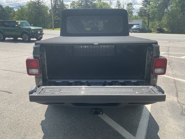 Used 2022 Jeep Gladiator Sport AWD/4WD image 9