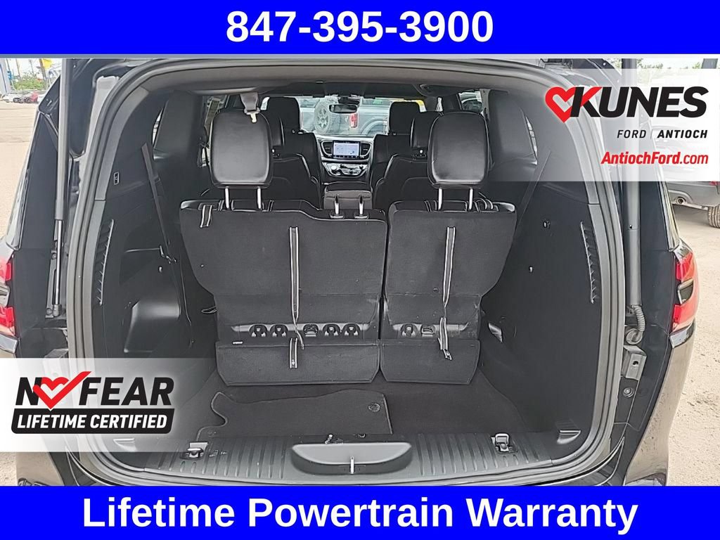 Used 2025 Chrysler Pacifica Select FWD image 43