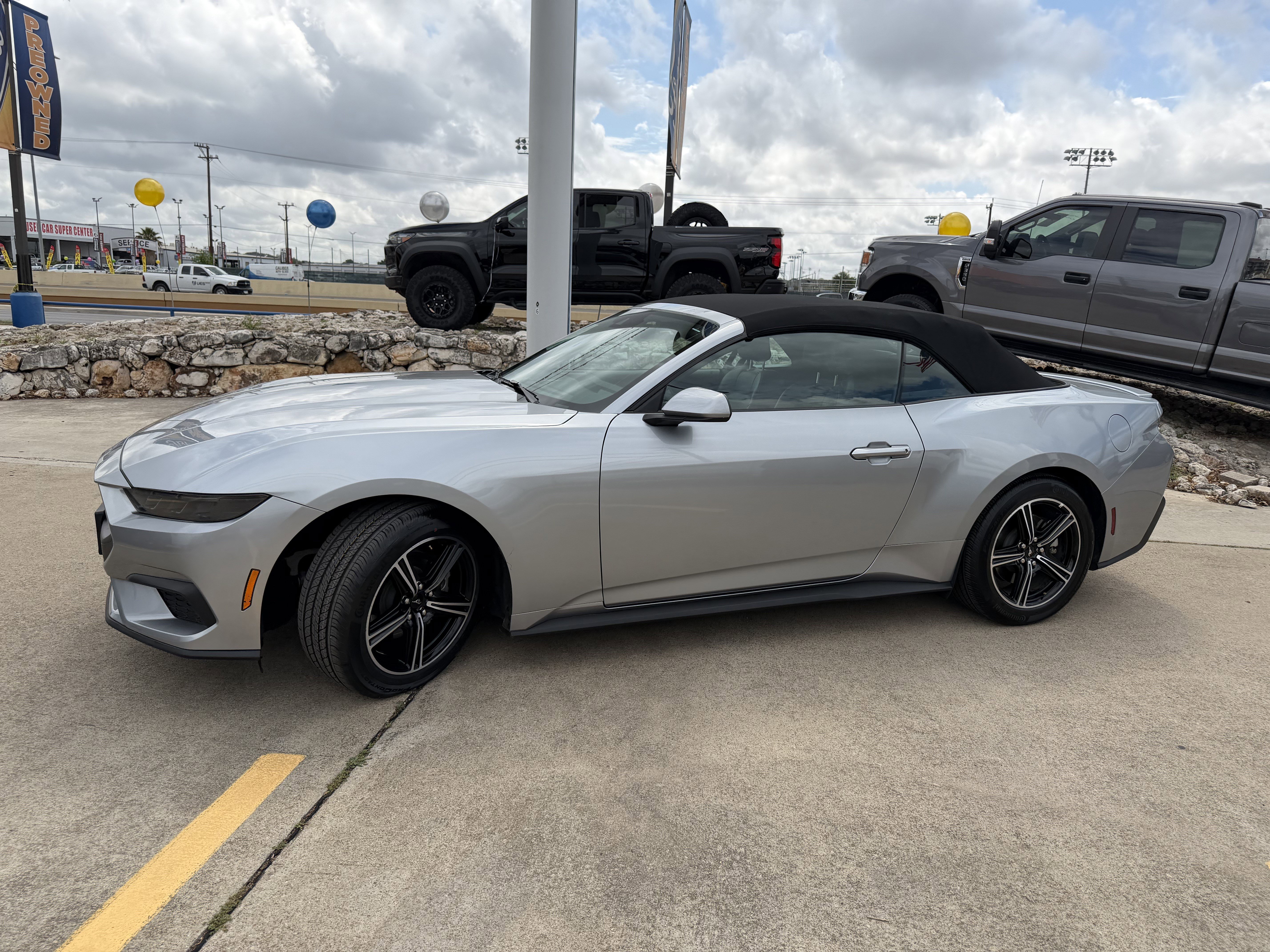 Certified 2025 Ford Mustang Premium RWD image 9