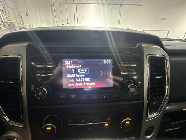 Used 2018 Nissan Titan SV AWD/4WD image 16