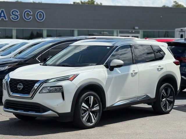 Used 2023 Nissan Rogue Platinum w/ Platinum Premium Package image 2