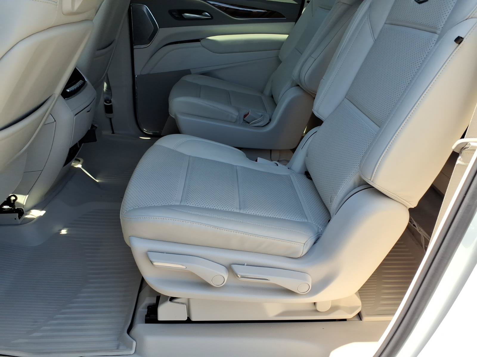 Used 2024 Cadillac Escalade ESV Sport Platinum AWD/4WD image 12