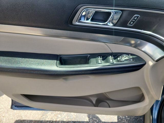 Certified 2018 Ford Explorer XLT w/ Equipment Group 201A FWD image 15