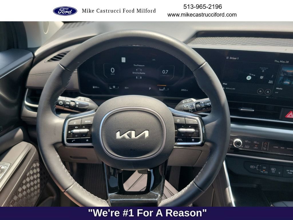 Used 2026 Kia Carnival SX w/ SX Dark Edition Package FWD image 14