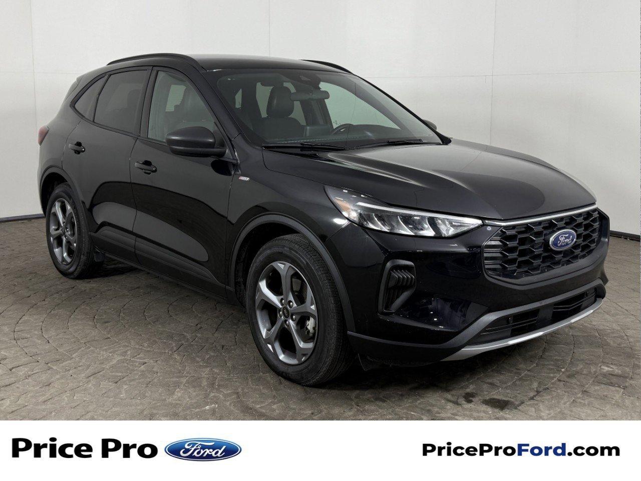 Certified 2025 Ford Escape ST-Line FWD image 1