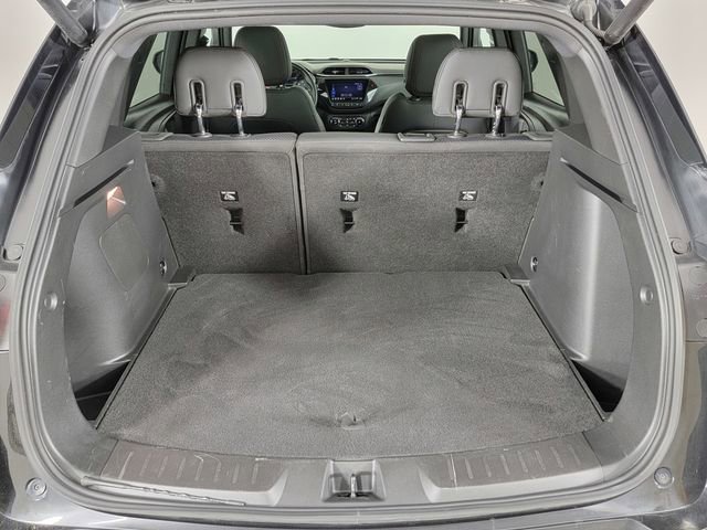 Used 2023 Chevrolet TrailBlazer RS w/ Sun and Liftgate Package FWD image 16