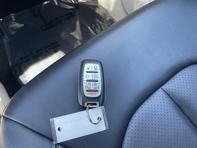 Used 2024 Chrysler Pacifica Touring-L FWD image 38