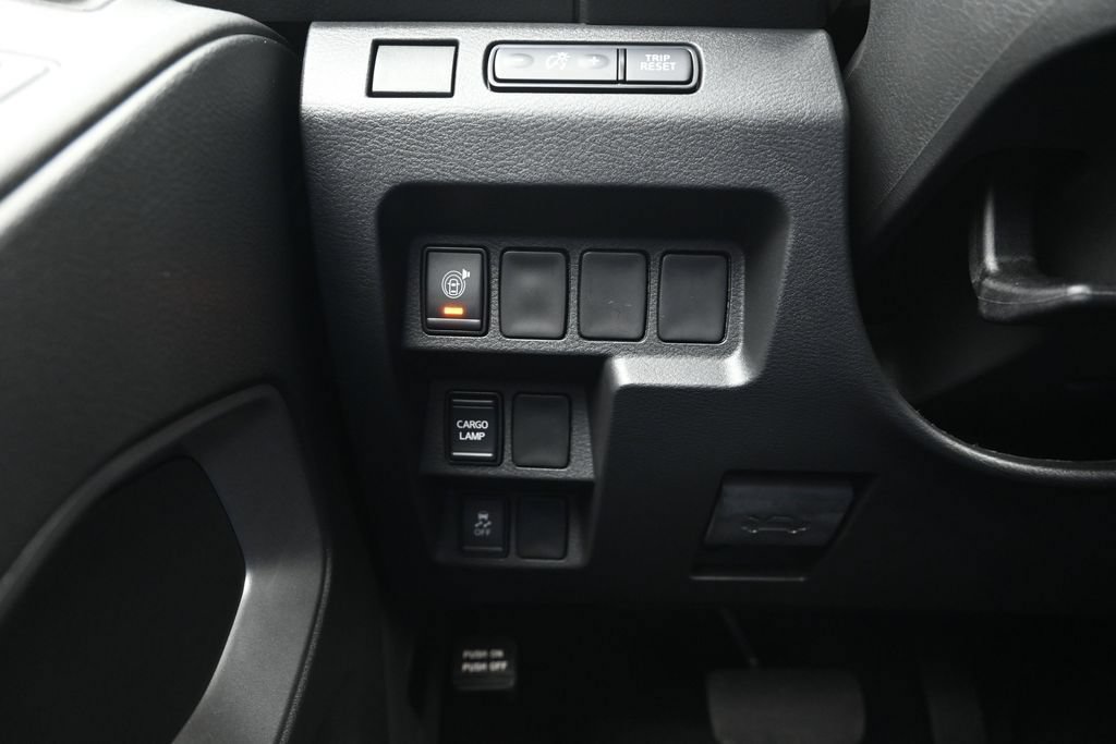 Used 2025 Nissan Frontier SV RWD image 27