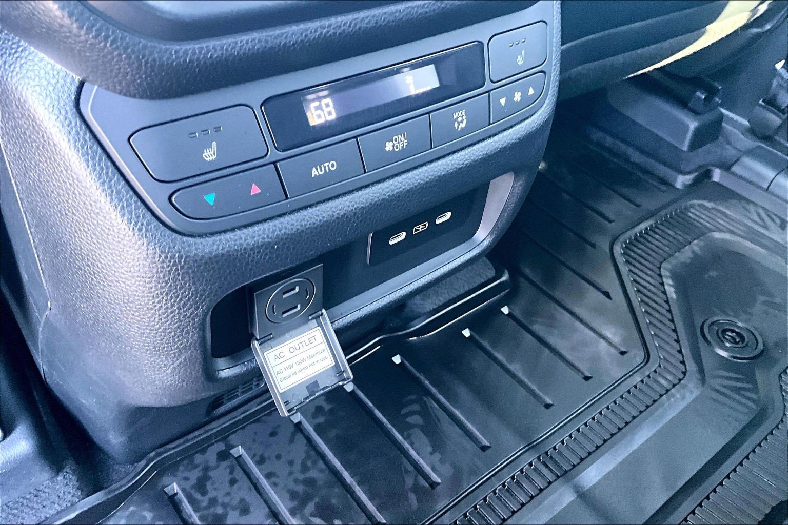 Used 2025 Honda Pilot Black Edition image 33