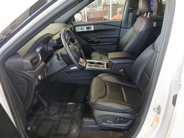 Certified 2022 Ford Explorer Platinum w/ Equipment Group 601A image 11